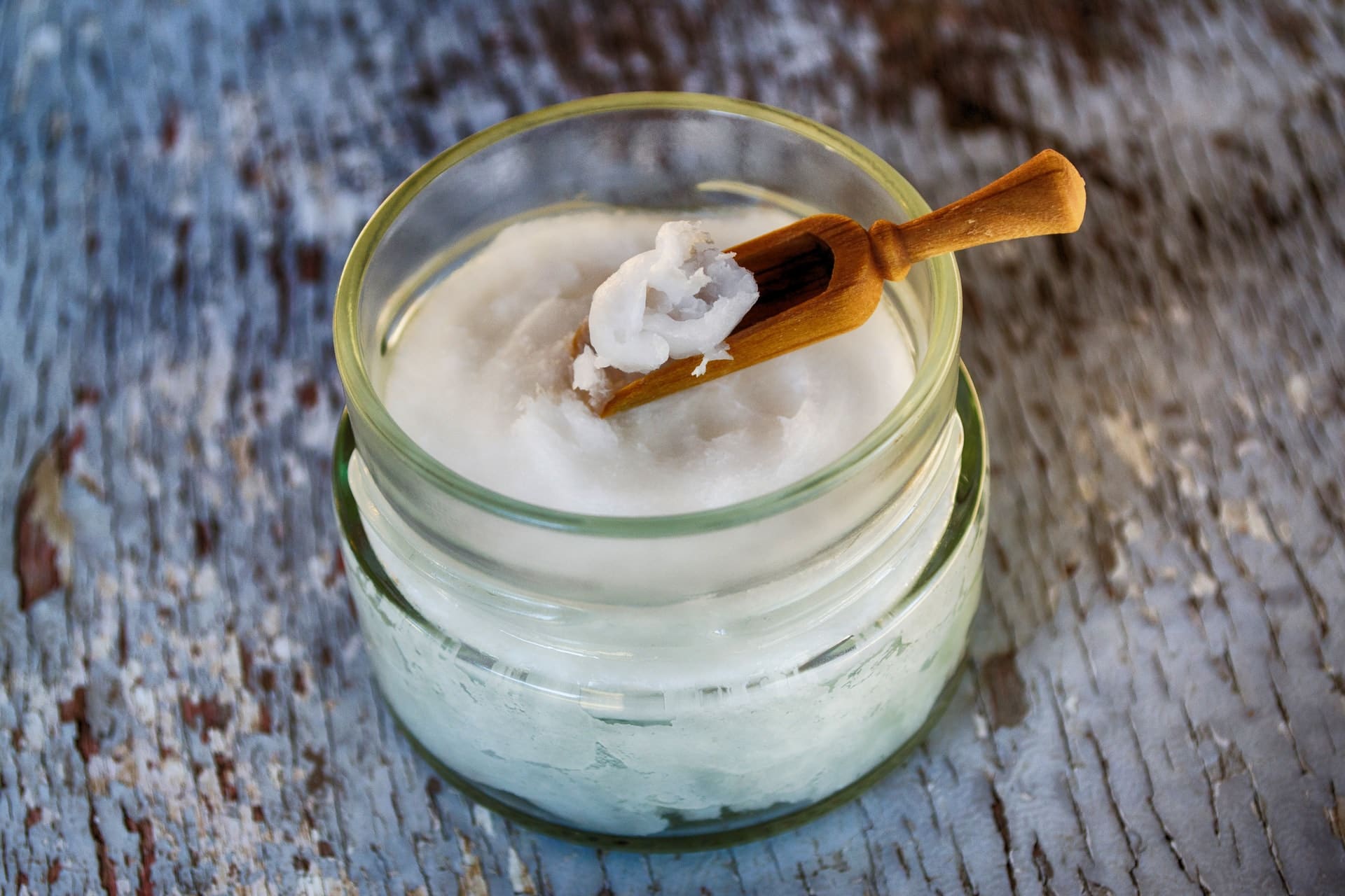 El aceite de coco. Un producto versátil para tu cabello.